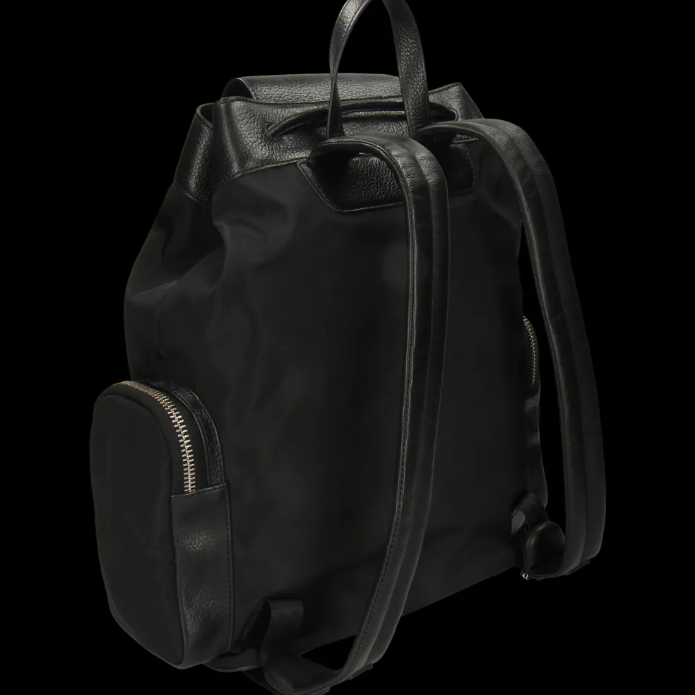 Calgary-Melvin & Hamilton Outlet