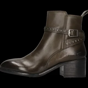 Charlize 5-Melvin & Hamilton Hot