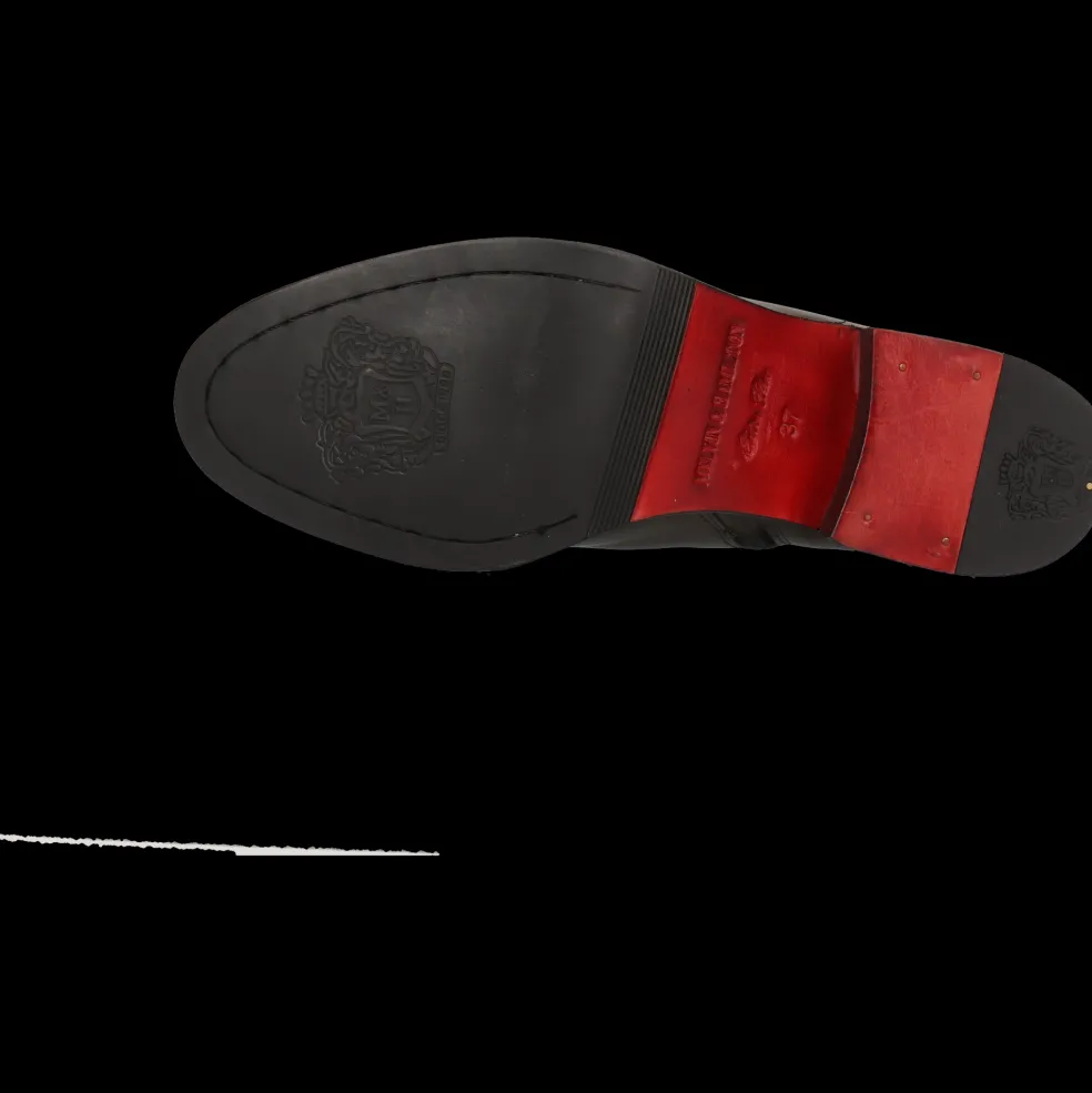 Charlize 5-Melvin & Hamilton Hot