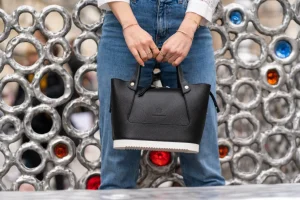 Christine 1-Melvin & Hamilton Online