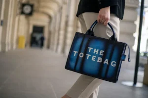 Juna 1-Melvin & Hamilton New