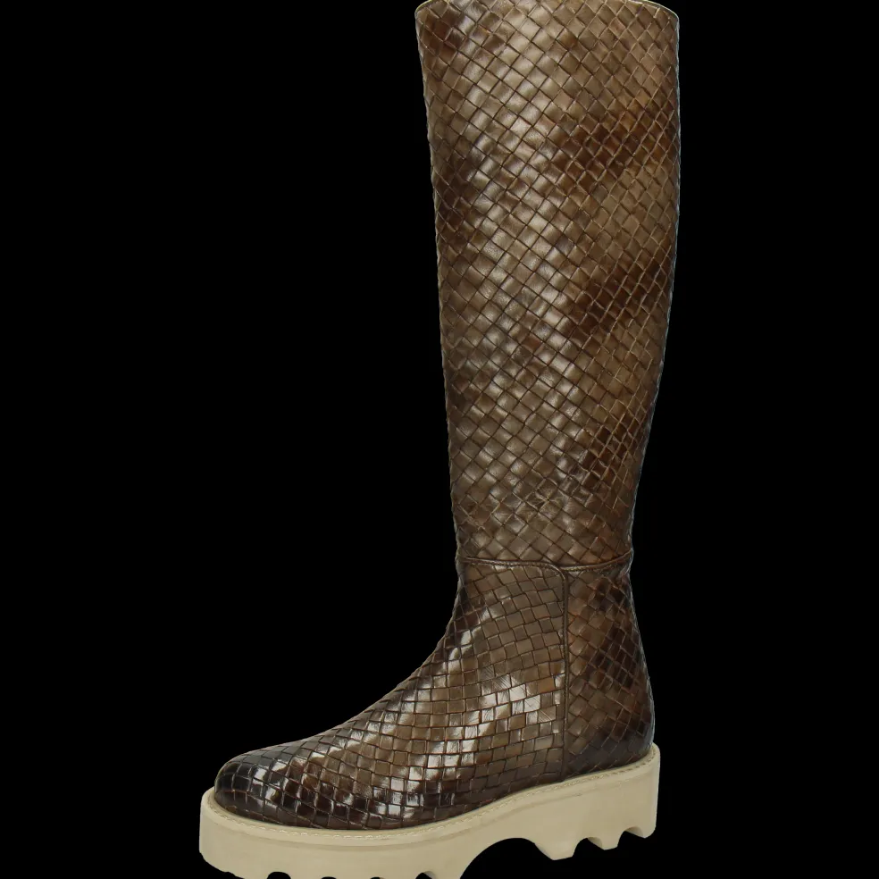 Leonie 21-Melvin & Hamilton Hot