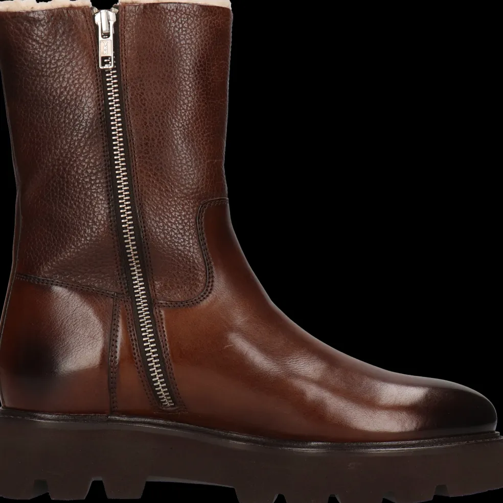 Leonie 25-Melvin & Hamilton Hot