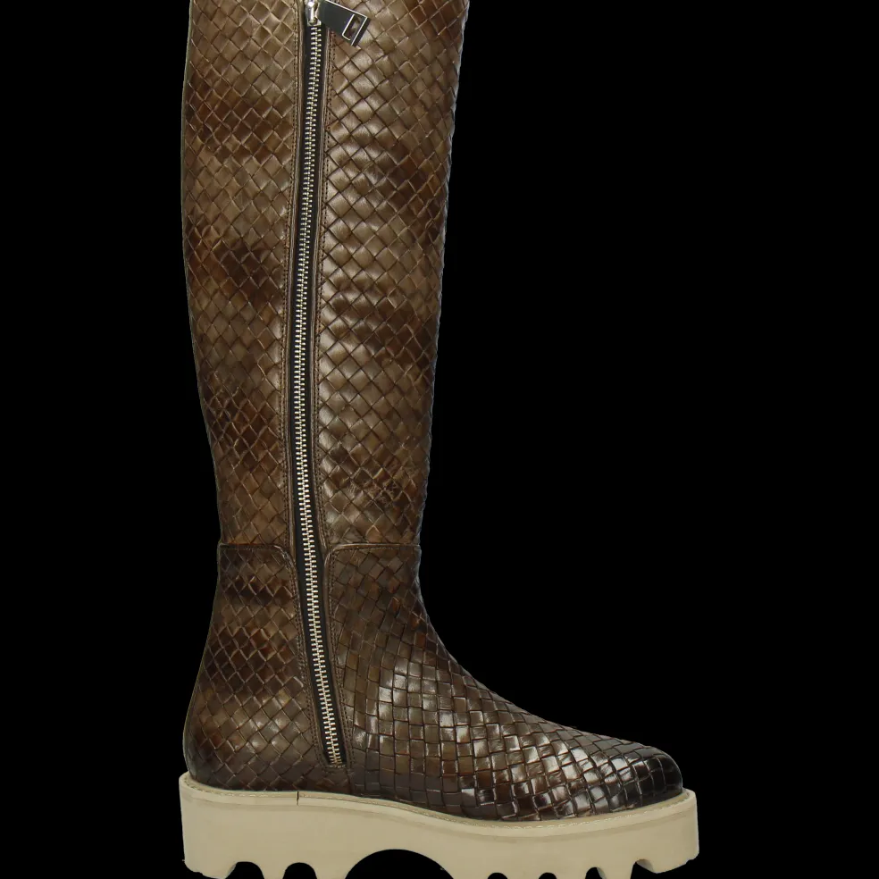 Leonie 21-Melvin & Hamilton Hot