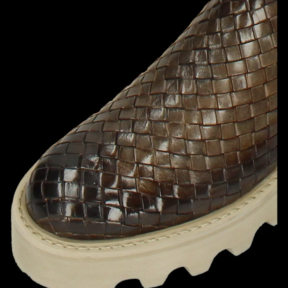 Leonie 21-Melvin & Hamilton Hot