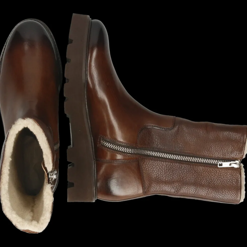 Leonie 25-Melvin & Hamilton Hot