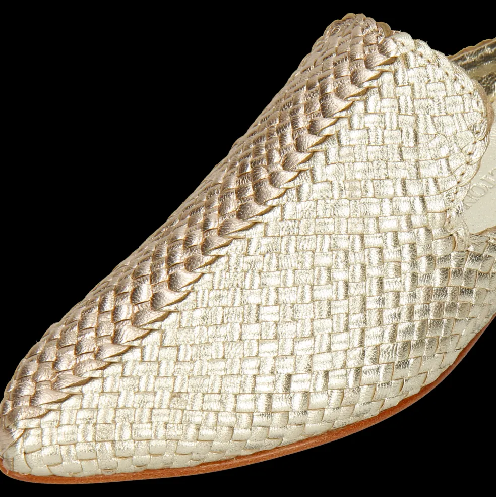 Lydia 6-Melvin & Hamilton Hot