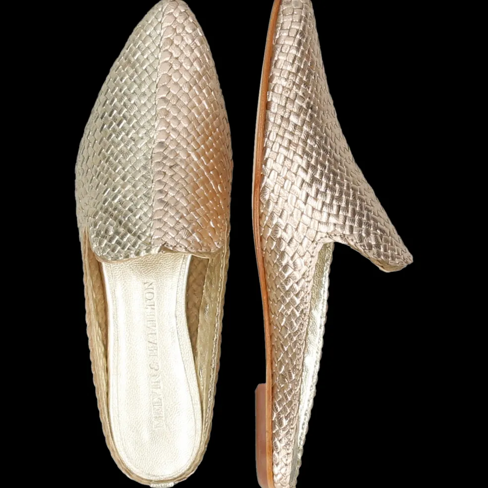 Lydia 6-Melvin & Hamilton Hot