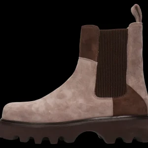 Nyra 2-Melvin & Hamilton Sale