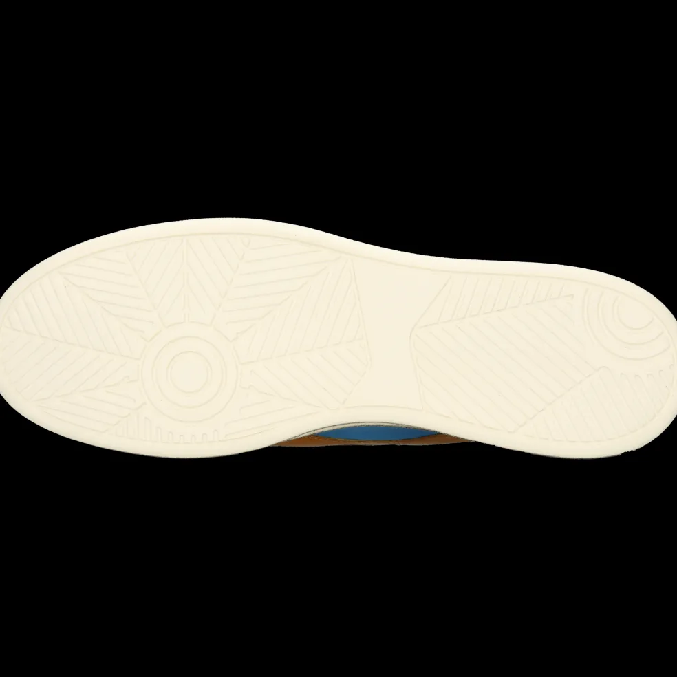 Rocky 17-Melvin & Hamilton Hot